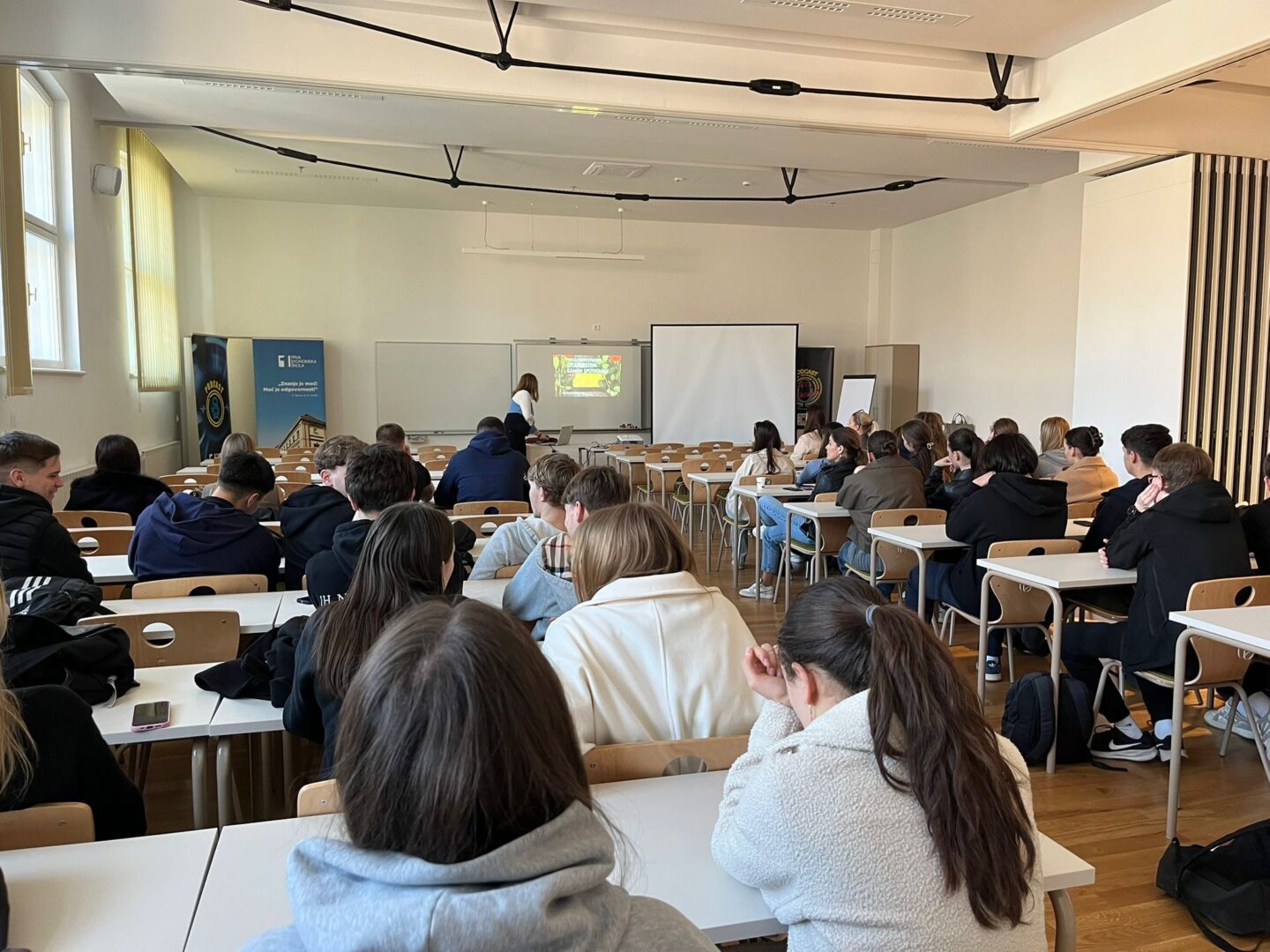 0fd87e91-b34a-4c56-9992-1180b22abf8d