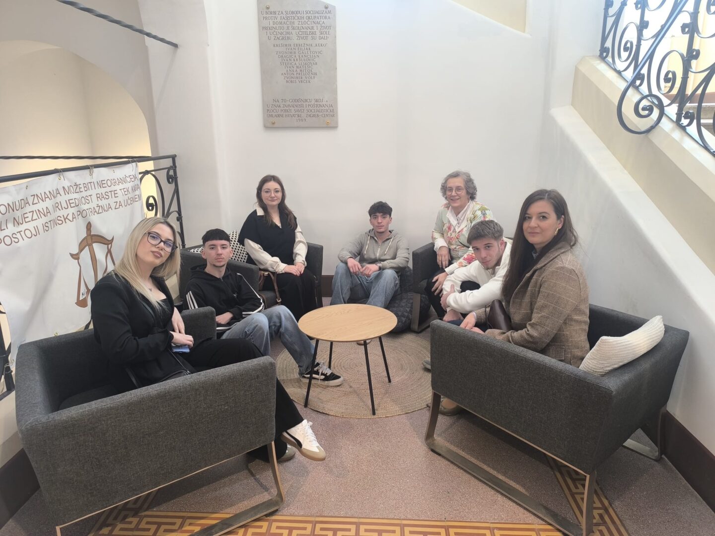 7199027d-0967-4d93-b4db-cac4d31ce35b-3